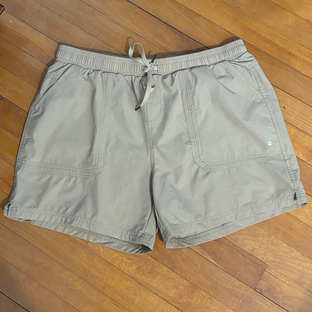 NEW Willit Womens Size XL Performance Shorts Tan 4.5” Inseam Active